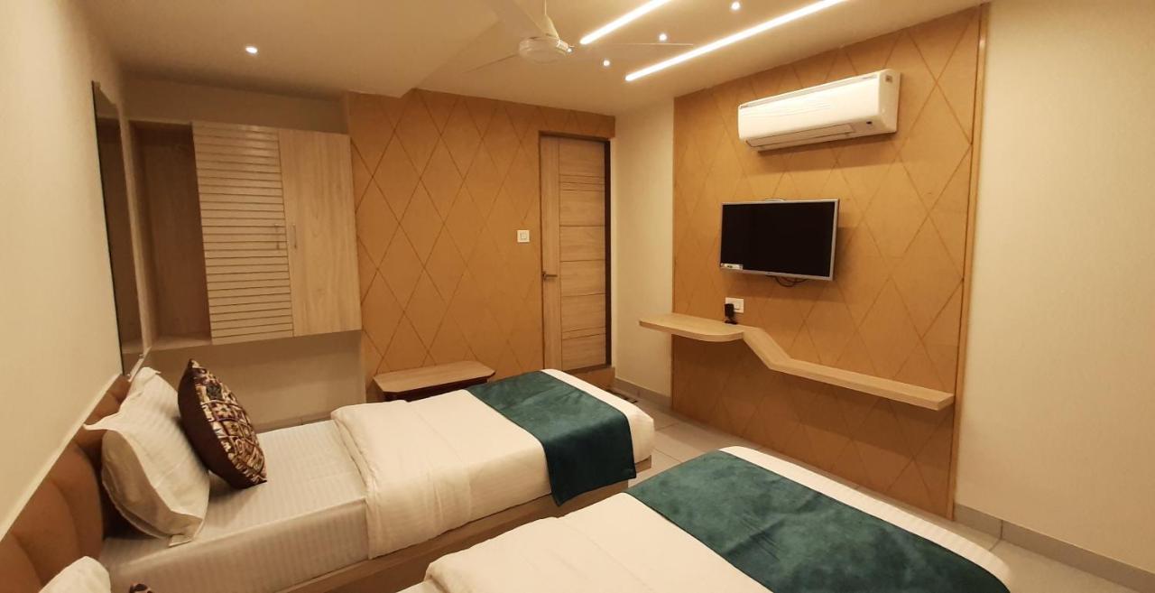 Hotel Kinara Ahmedabad Ngoại thất bức ảnh