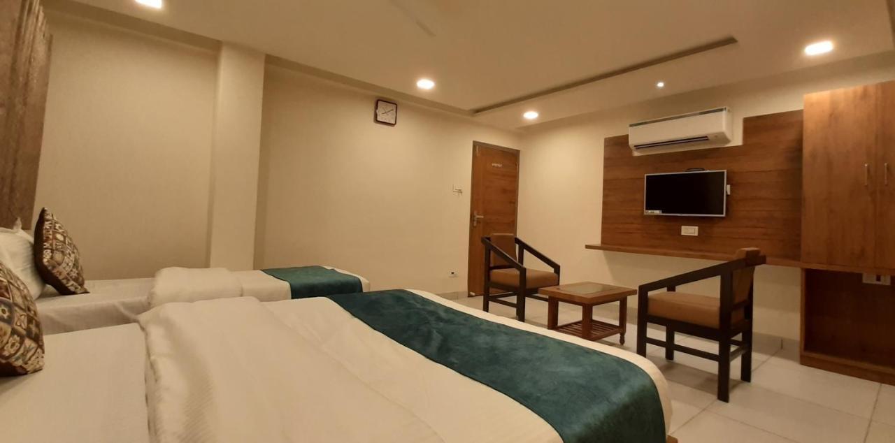 Hotel Kinara Ahmedabad Ngoại thất bức ảnh