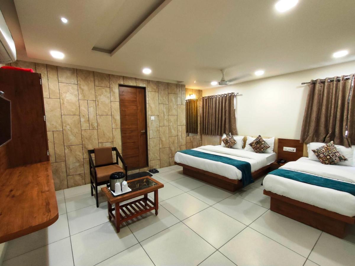 Hotel Kinara Ahmedabad Ngoại thất bức ảnh