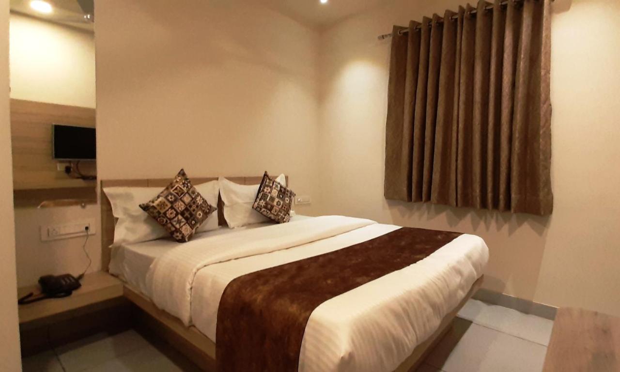 Hotel Kinara Ahmedabad Ngoại thất bức ảnh